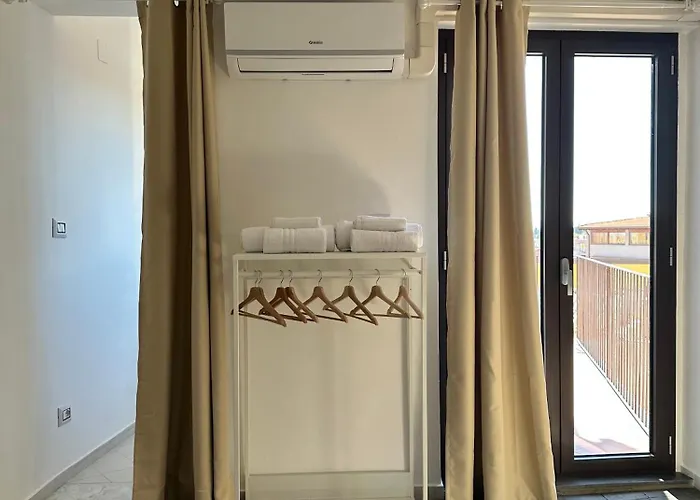 Dimora Ferdinandea Pensión 4*